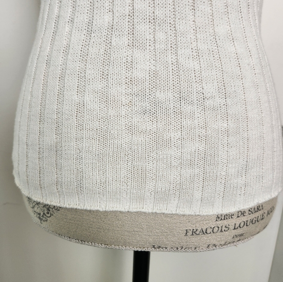 Roxy Ribbed Knit Sleeveless Top - Picture 4 of 10